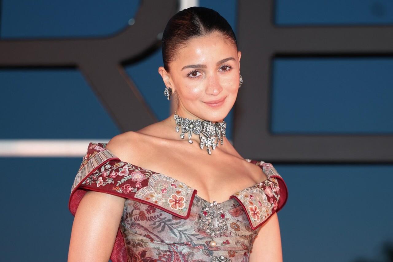 After already showcasing five standout looks at the festival, Alia has now revealed her sixth ensemble, further raising the style quotient on the French Riviera After already showcasing five standout looks at the festival, Alia has now revealed her sixth ensemble, further raising the style quotient on the French Riviera